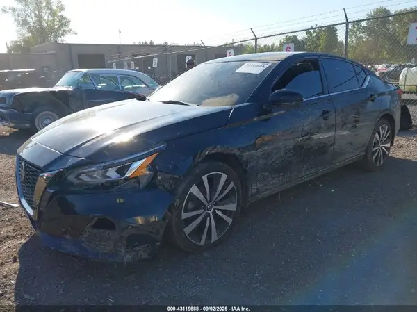 1N4BL4CW3MN422639 2021 NISSAN ALTIMA - Image 2