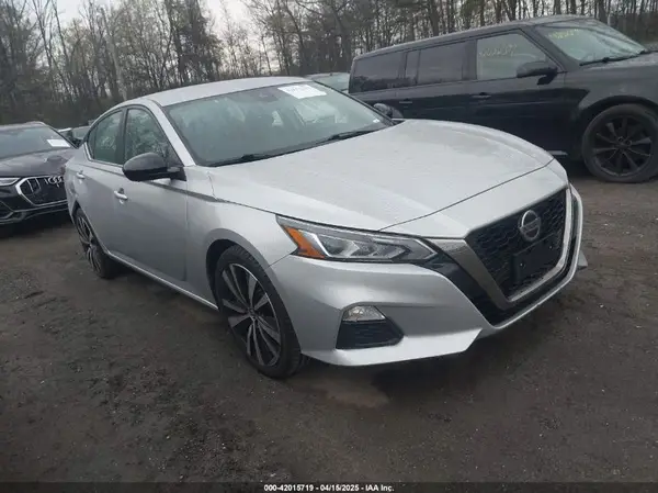 1N4BL4CW3NN379275 2022 NISSAN ALTIMA - Image 1