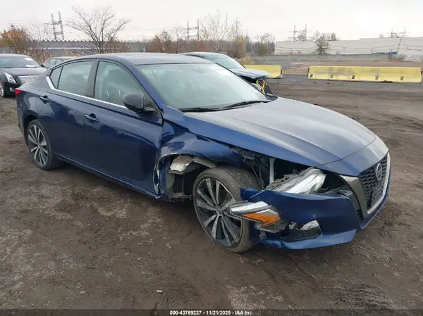 1N4BL4CW4LC225876 2020 NISSAN ALTIMA - Image 1