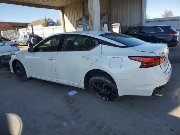 1N4BL4CW5PN366868 2023 NISSAN ALTIMA - Image 2