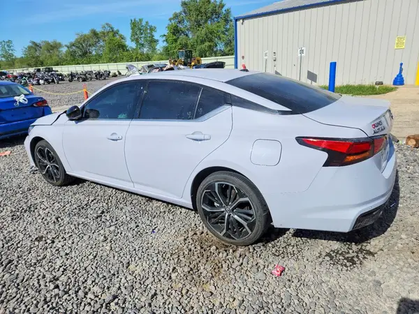 1N4BL4CW5RN374732 2024 NISSAN ALTIMA - Image 2