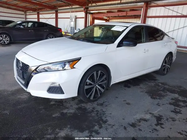 1N4BL4CW6KN318367 2019 NISSAN ALTIMA - Image 2