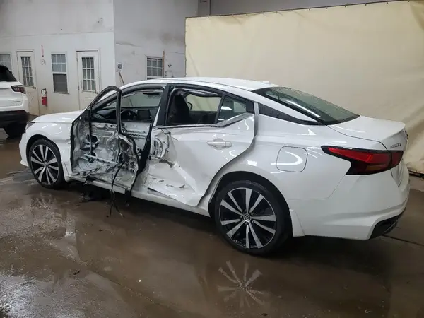 1N4BL4CW6KN323388 2019 NISSAN ALTIMA - Image 2