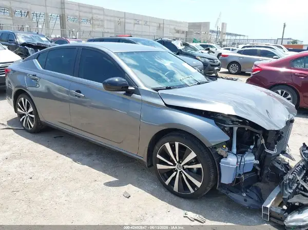 1N4BL4CW6NN366861 2022 NISSAN ALTIMA - Image 1