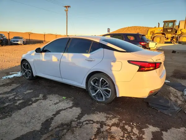 1N4BL4CW6RN348818 2024 NISSAN ALTIMA - Image 2