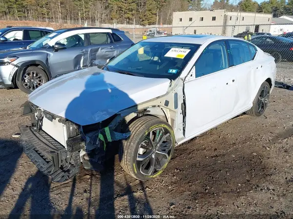 1N4BL4CW6RN408726 2024 NISSAN ALTIMA - Image 2