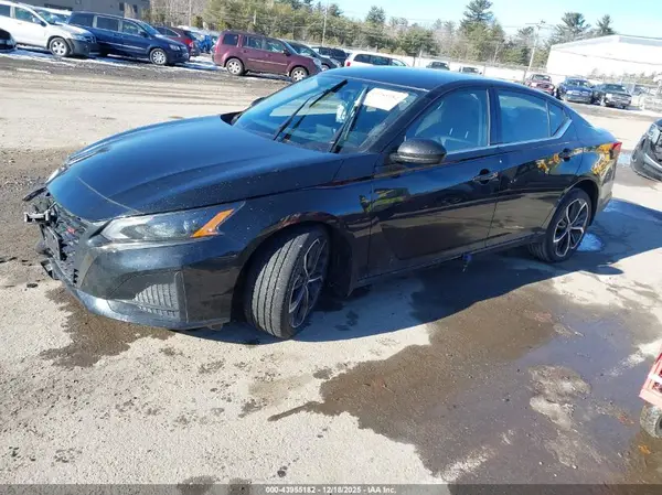 1N4BL4CW7RN383643 2024 NISSAN ALTIMA - Image 2