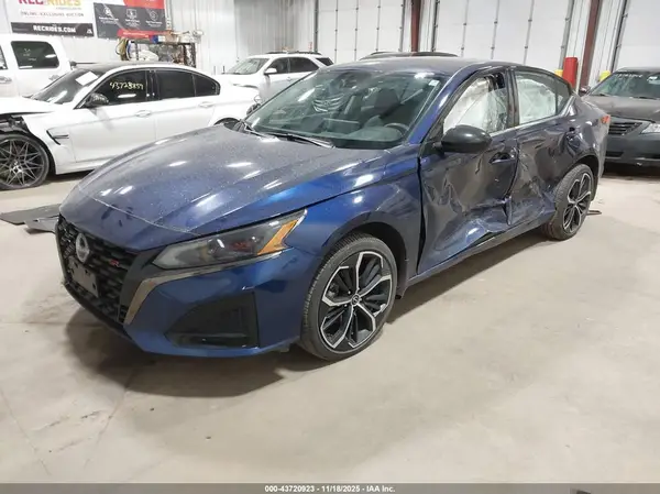 1N4BL4CW7RN401865 2024 NISSAN ALTIMA - Image 2