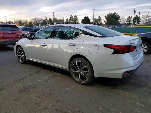 1N4BL4CW7RN414194 2024 NISSAN ALTIMA - Image 2