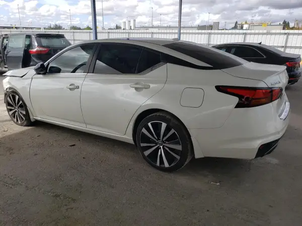 1N4BL4CW8KC256028 2019 NISSAN ALTIMA - Image 2