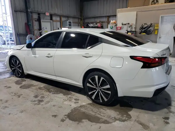 1N4BL4CW8MN396457 2021 NISSAN ALTIMA - Image 2