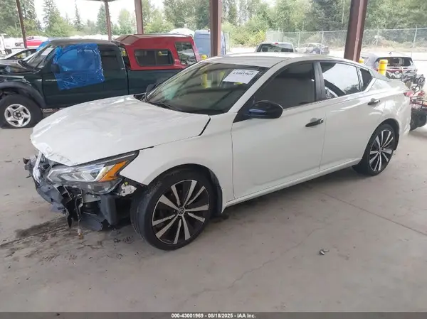 1N4BL4CW8MN415587 2021 NISSAN ALTIMA - Image 2