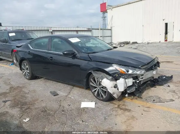 1N4BL4CW8MN422569 2021 NISSAN ALTIMA - Image 1