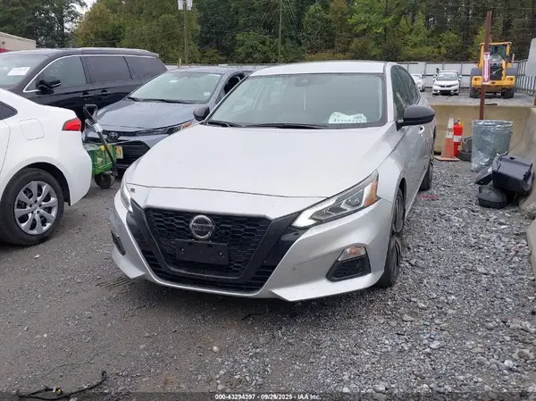 1N4BL4CW8NN404476 2022 NISSAN ALTIMA - Image 2