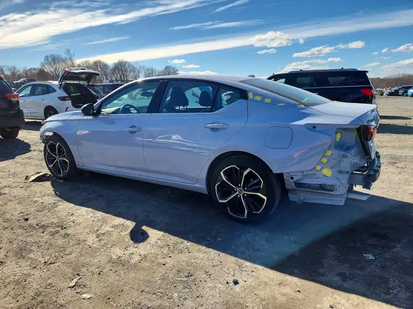 1N4BL4CW8RN319465 2024 NISSAN ALTIMA - Image 2