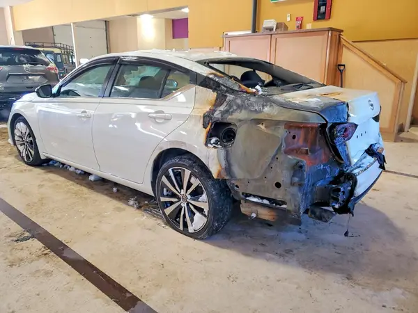 1N4BL4CW9MN308841 2021 NISSAN ALTIMA - Image 2