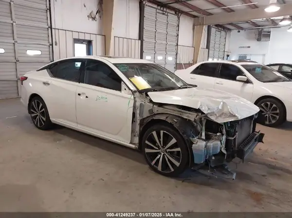 1N4BL4DV0KC130817 2019 NISSAN ALTIMA - Image 1