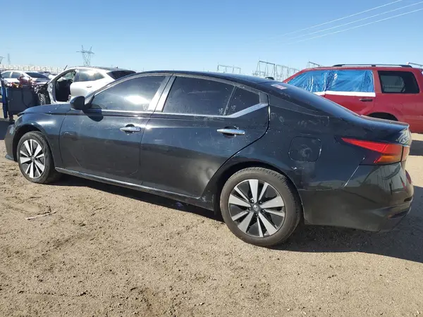 1N4BL4DV0MN333973 2021 NISSAN ALTIMA - Image 2