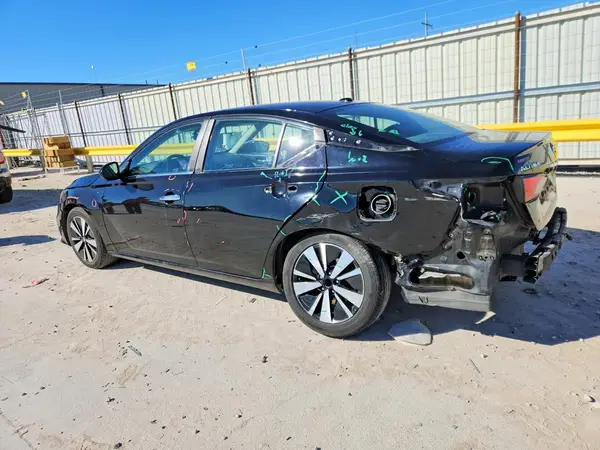1N4BL4DV0MN335075 2021 NISSAN ALTIMA - Image 2