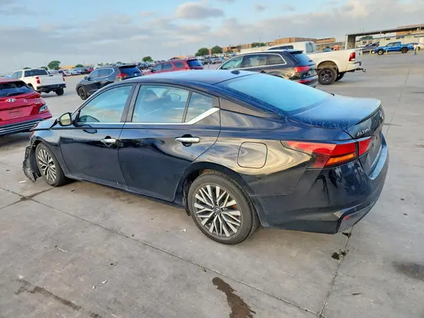 1N4BL4DV0PN322749 2023 NISSAN ALTIMA - Image 2