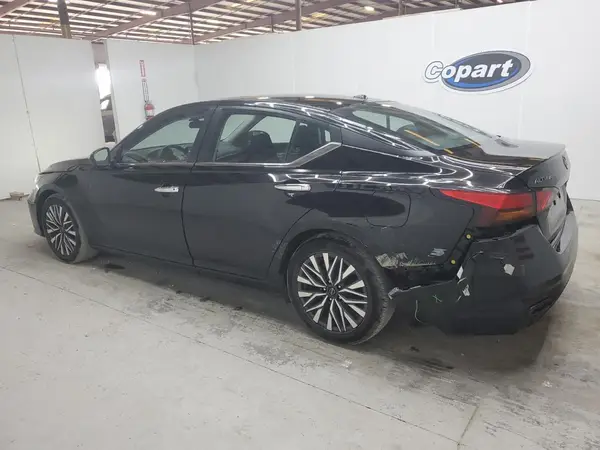 1N4BL4DV0PN347604 2023 NISSAN ALTIMA - Image 2