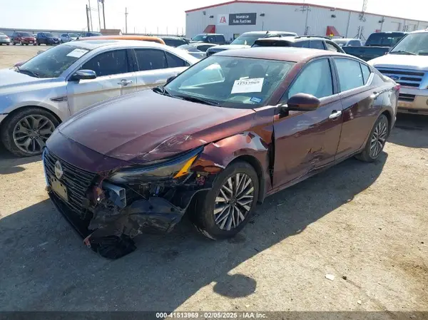 1N4BL4DV0PN352737 2023 NISSAN ALTIMA - Image 2