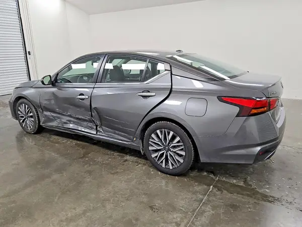 1N4BL4DV0PN372471 2023 NISSAN ALTIMA - Image 2