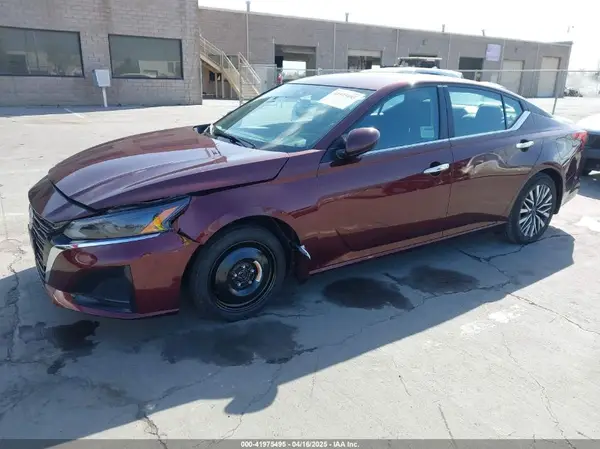 1N4BL4DV0PN381851 2023 NISSAN ALTIMA - Image 2