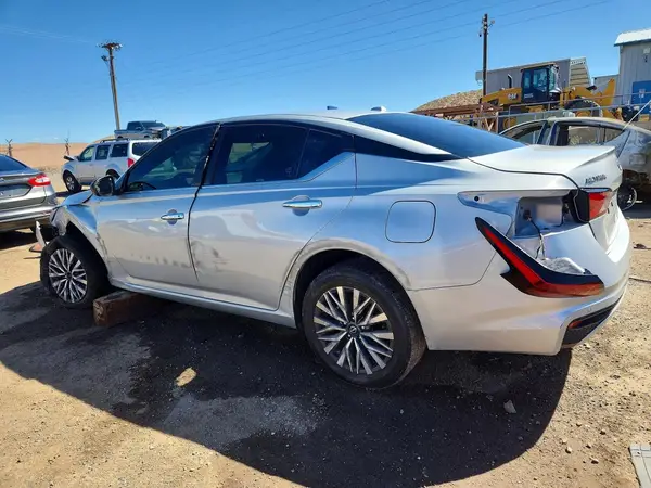 1N4BL4DV0RN304643 2024 NISSAN ALTIMA - Image 2