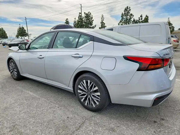 1N4BL4DV0RN335083 2024 NISSAN ALTIMA - Image 2