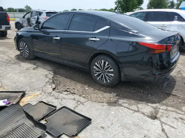 1N4BL4DV0RN340333 2024 NISSAN ALTIMA - Image 2