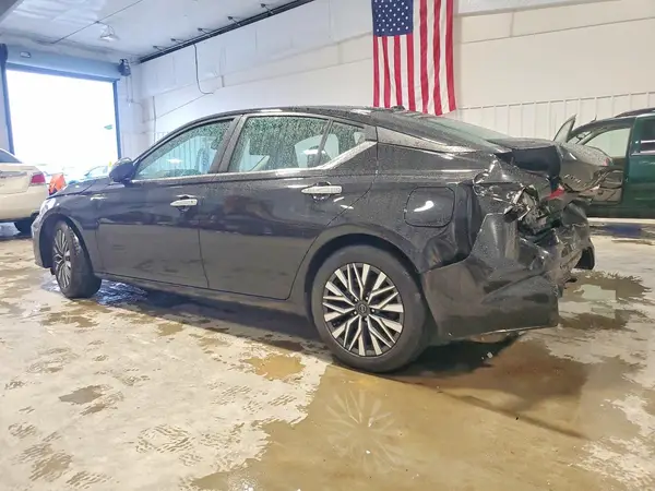 1N4BL4DV0RN365247 2024 NISSAN ALTIMA - Image 2
