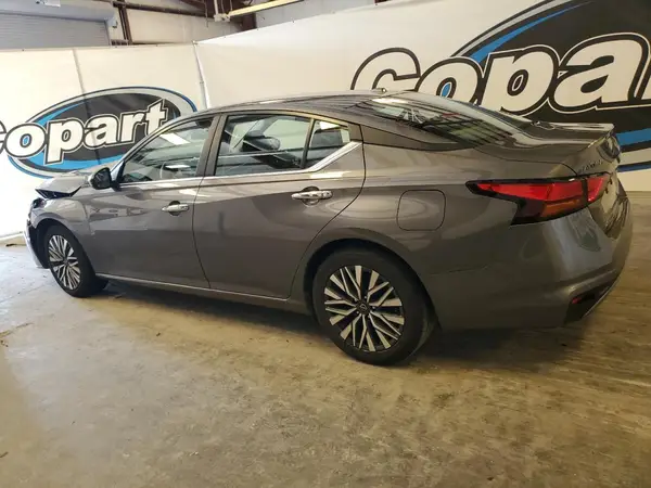 1N4BL4DV0RN369654 2024 NISSAN ALTIMA - Image 2