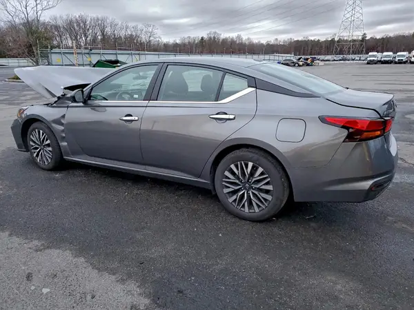 1N4BL4DV0RN385059 2024 NISSAN ALTIMA - Image 2