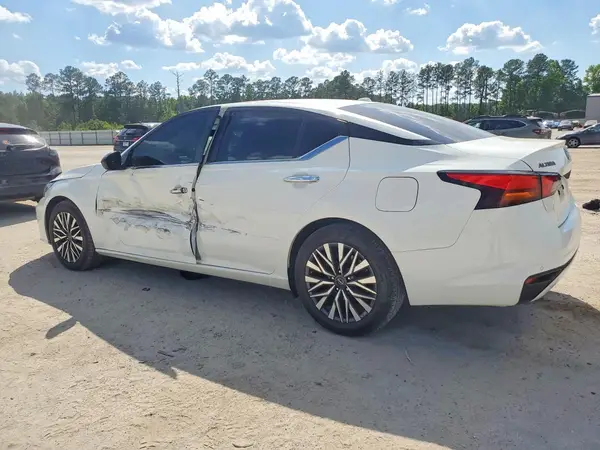 1N4BL4DV0RN387765 2024 NISSAN ALTIMA - Image 2