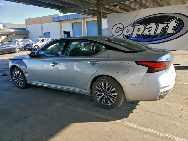 1N4BL4DV0RN389676 2024 NISSAN ALTIMA - Image 2