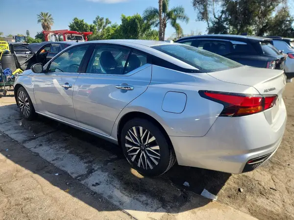 1N4BL4DV0RN394151 2024 NISSAN ALTIMA - Image 2