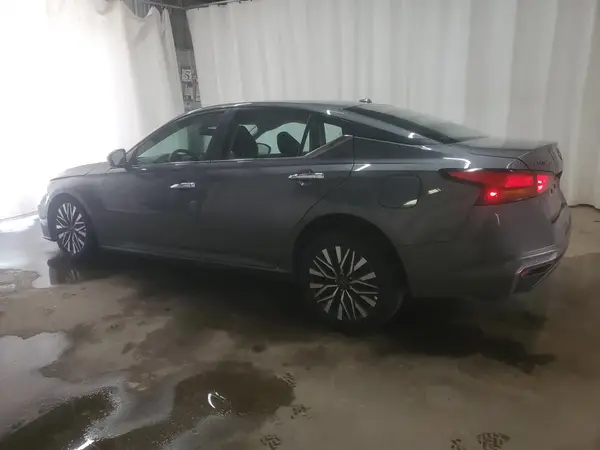1N4BL4DV0SN302431 2025 NISSAN ALTIMA - Image 2