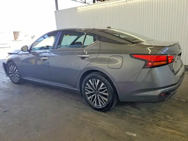 1N4BL4DV0SN321268 2025 NISSAN ALTIMA - Image 2