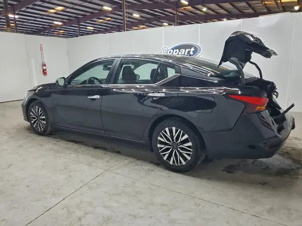1N4BL4DV0SN322338 2025 NISSAN ALTIMA - Image 2