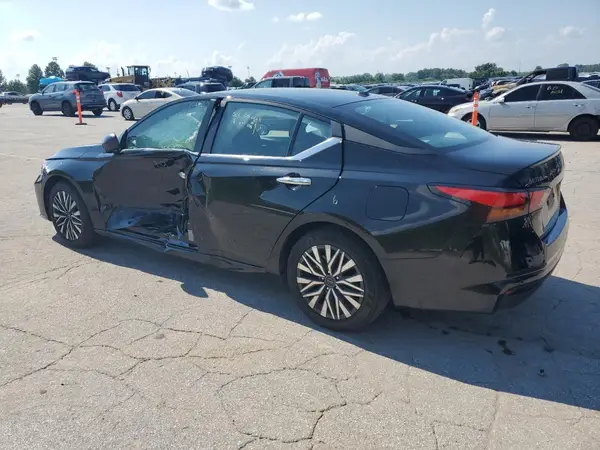 1N4BL4DV0SN323439 2025 NISSAN ALTIMA - Image 2