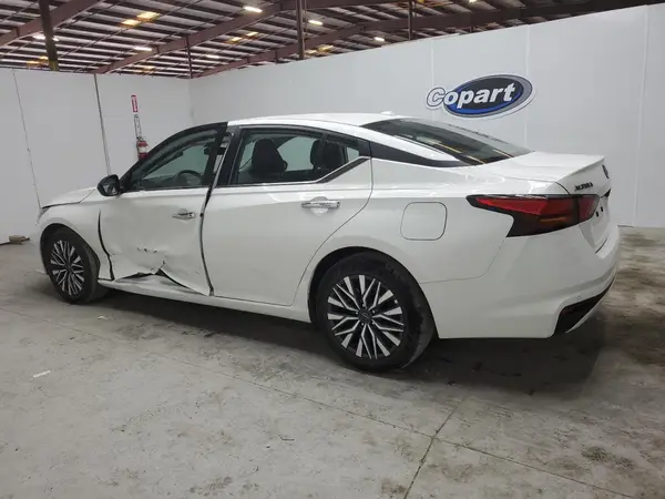 1N4BL4DV0SN333212 2025 NISSAN ALTIMA - Image 2