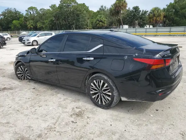1N4BL4DV0SN335185 2025 NISSAN ALTIMA - Image 2