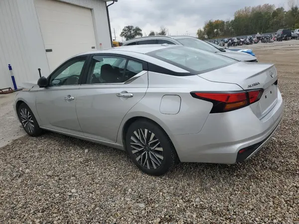 1N4BL4DV0SN359129 2025 NISSAN ALTIMA - Image 2