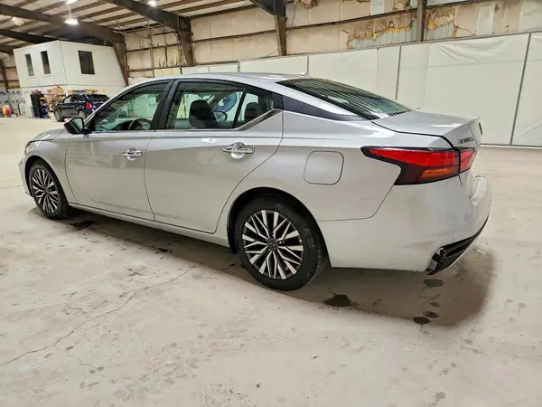 1N4BL4DV0SN366131 2025 NISSAN ALTIMA - Image 2