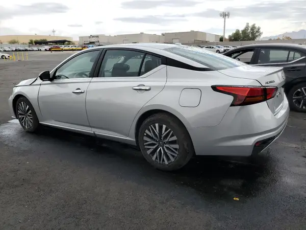 1N4BL4DV0SN366484 2025 NISSAN ALTIMA - Image 2
