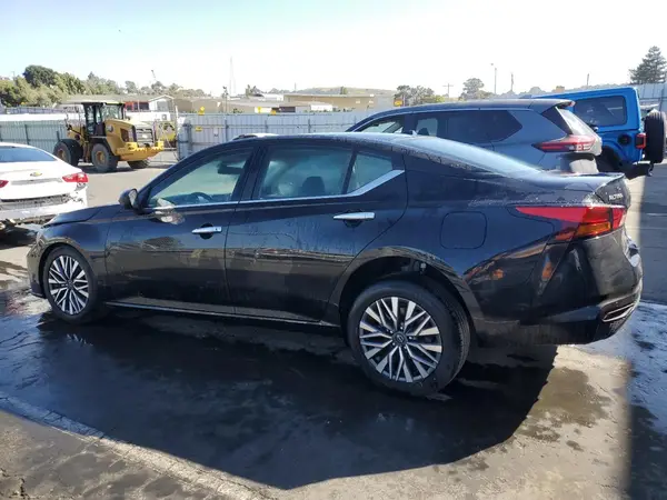 1N4BL4DV0SN368185 2025 NISSAN ALTIMA - Image 2