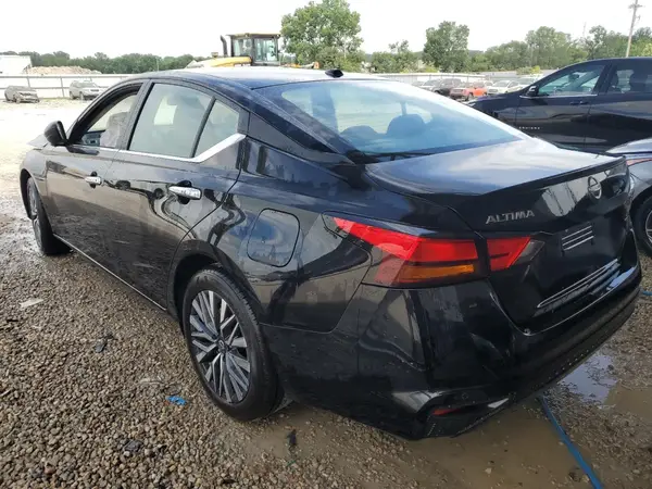 1N4BL4DV0SN371605 2025 NISSAN ALTIMA - Image 2