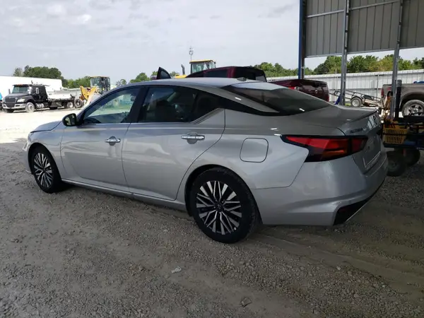 1N4BL4DV0SN377677 2025 NISSAN ALTIMA - Image 2