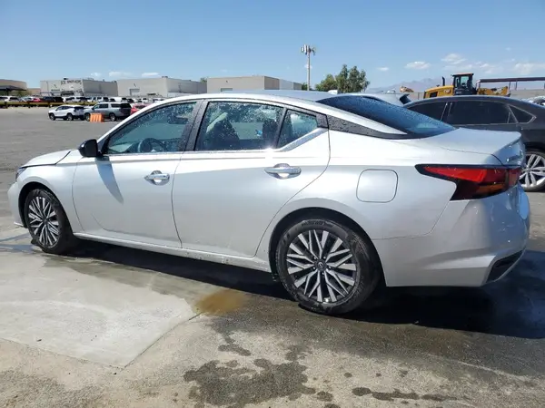 1N4BL4DV0SN379428 2025 NISSAN ALTIMA - Image 2